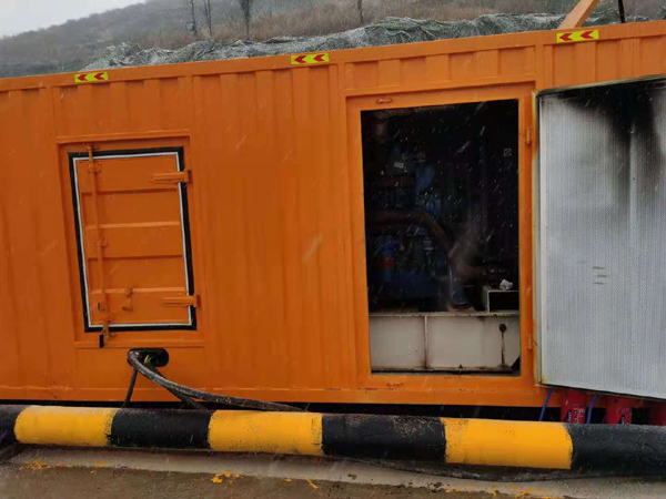 清河门发电机出租 柴油发电机组电压低报警怎么办?