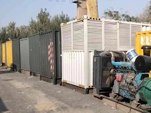 清河门200KW柴油发电机机组每小时油耗是多少？